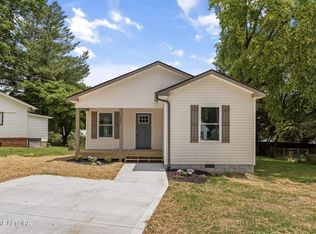 759 W Outer Dr, Oak Ridge, TN 37830