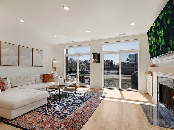 5th image of 1830 N Winchester Ave APT 105