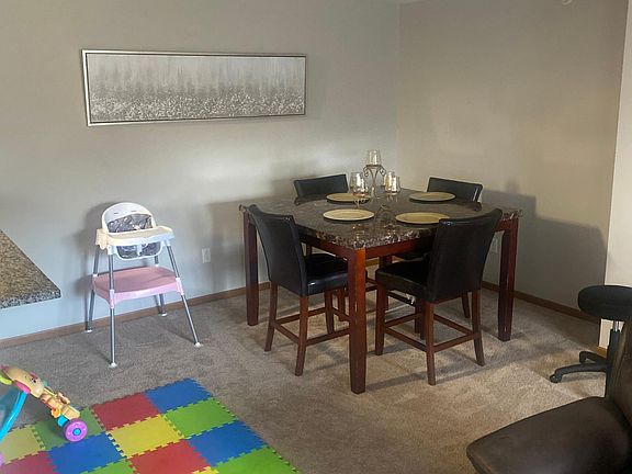 3rd image of 3895 Engler Blvd #319
