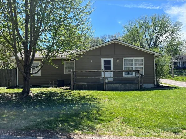 1902 Monterey St, Saint Joseph, MO 64507