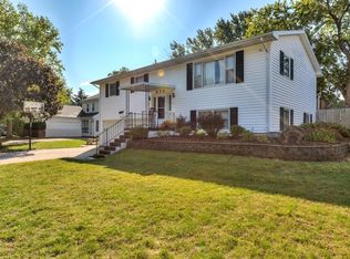 832 Pinecrest Dr, Rantoul, IL 61866