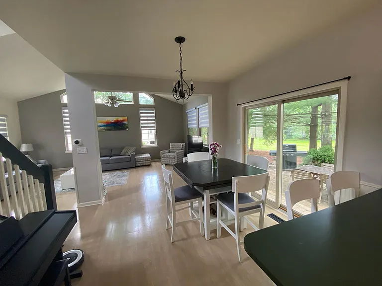 5628 Versailles Ave — Photo 20