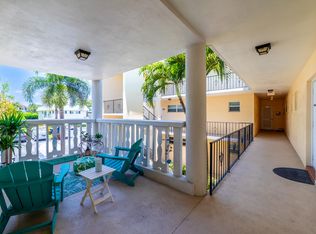 30 Colonial Club Dr APT 202, Boynton Beach, FL 33435