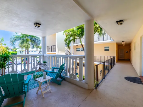 30 Colonial Club Drive #202, Boynton Beach, FL 33435