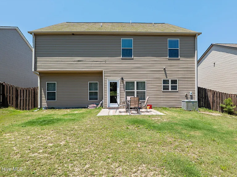 136 Sims Ct — Photo 34