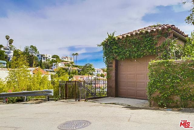 1st image of 2066 Glencoe Way