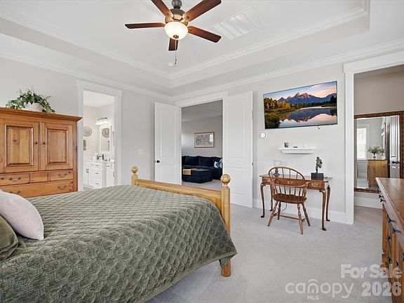 5th image of 364 Luray Way