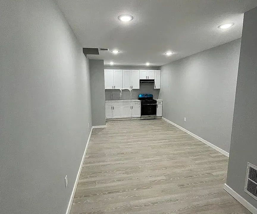 2nd image of 254 Lehigh Ave #24