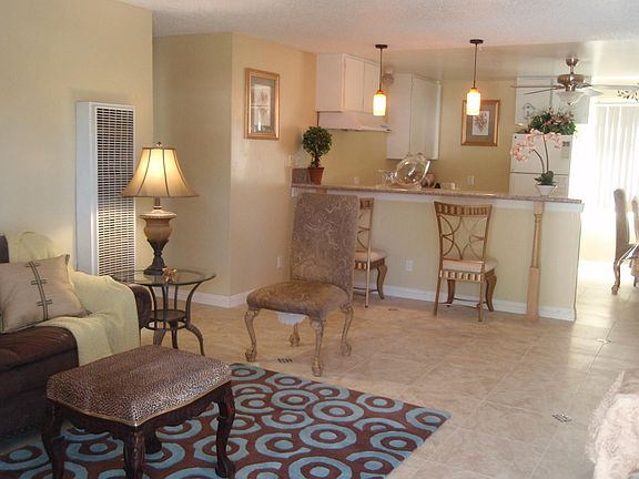 Living room with Bar.