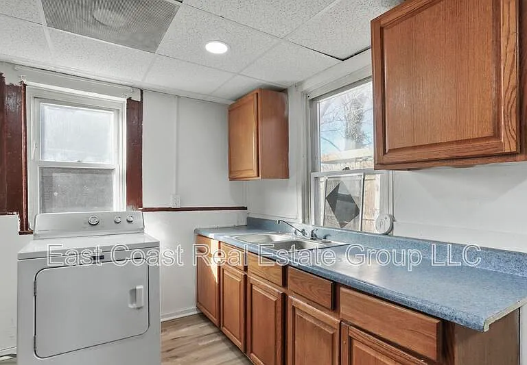 218 N College St — Photo 11