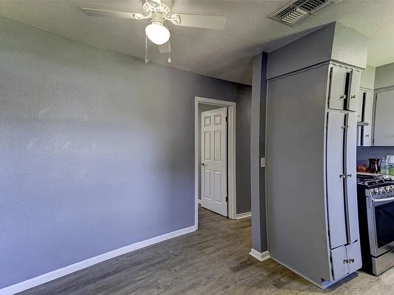 1415 Phoenix Dr — Photo 7
