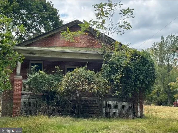 21 Stagecoach Rd, Staunton, VA 24401