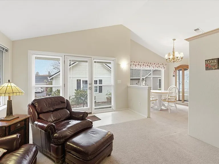 471 Scottsdale Cir — Photo 7