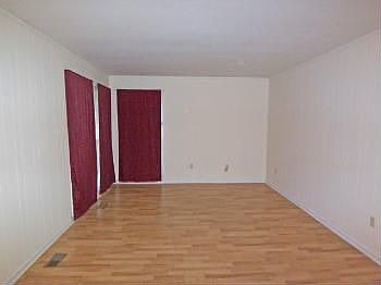 2nd image of 2485 Ontario St