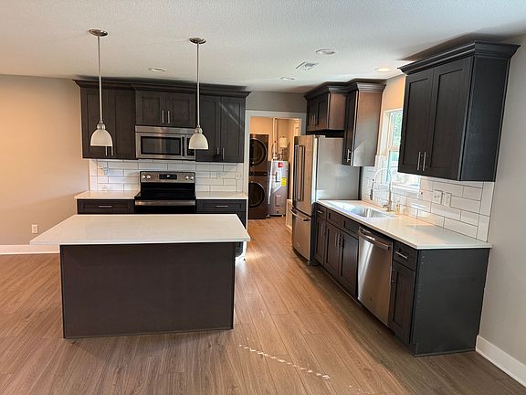 5th image of 2519 W 79th St