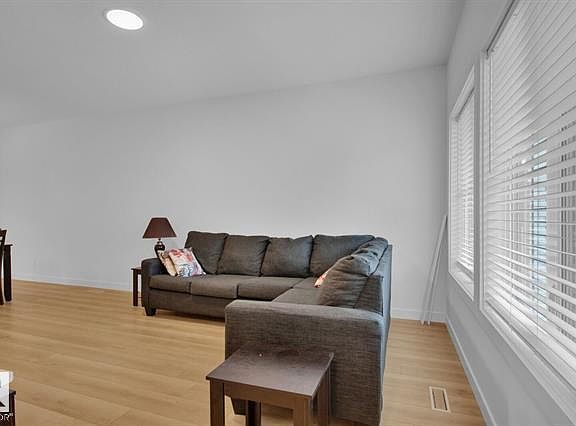 4th image of 1543 Plum Cir SW