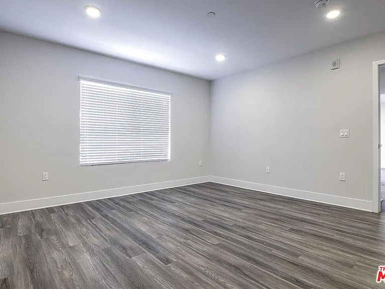 5030 Rosewood Ave #304 — Photo 11