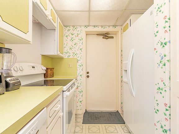 5th image of 23 SE Turtle Creek Dr. Drive SE #C