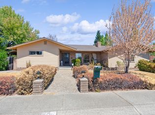 3010 Panorama Dr, Redding, CA 96003