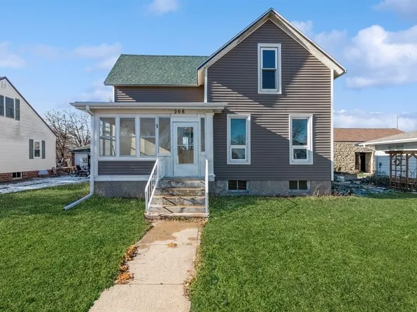 208 SW 2nd St, Ogden, IA 50212