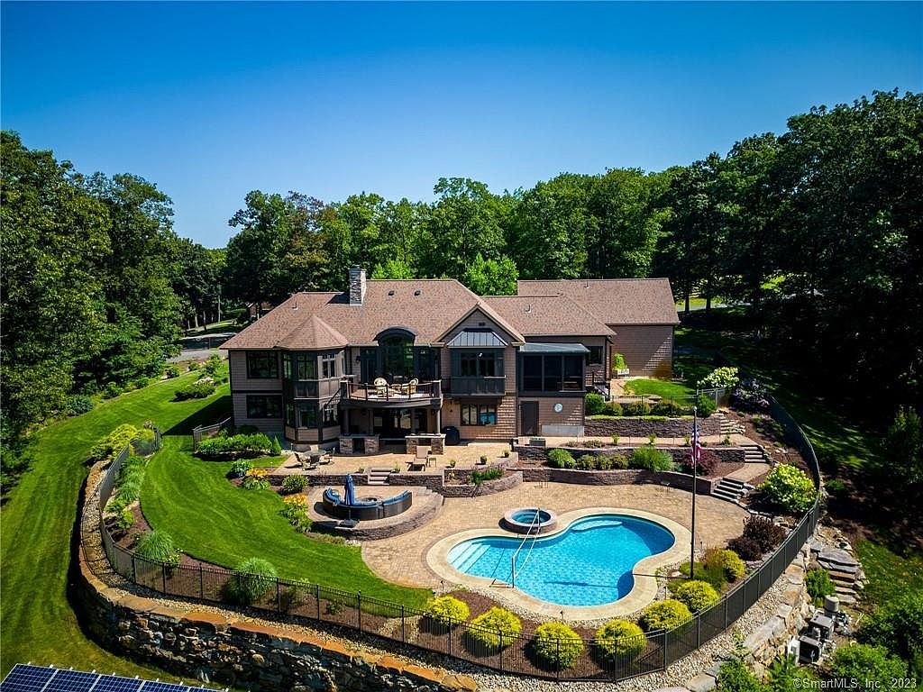 8 Setting Sun Trail, Ellington, CT 06029 | Zillow