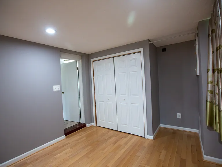 Closet Bedroom 4