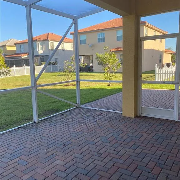11239 SW Barton Way — Photo 38