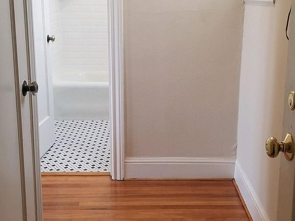 5th image of 75 Dolores St #12
