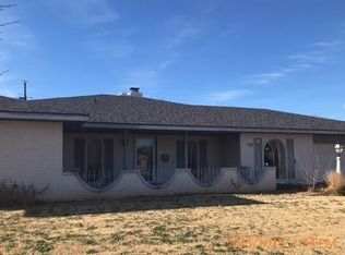 1004 Sherwood Rd, Clinton, OK 73601