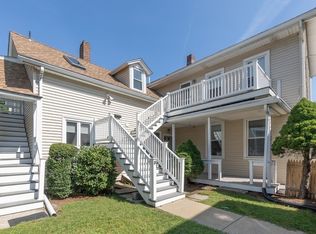 284 Melrose St #2, Auburndale, MA 02466