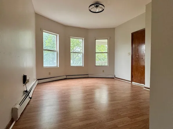 (undisclosed Address), Passaic, NJ 07055