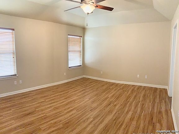 4th image of 2128 Bentwood Dr