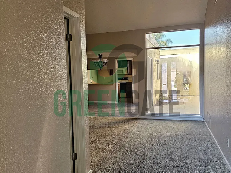 3557 Claremont Ave — Photo 3