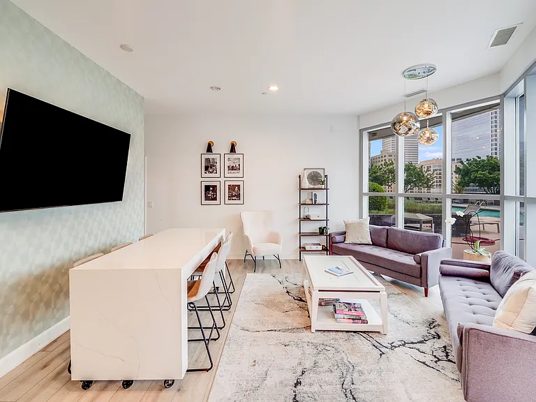 333 W Trade St #708 — Photo 37