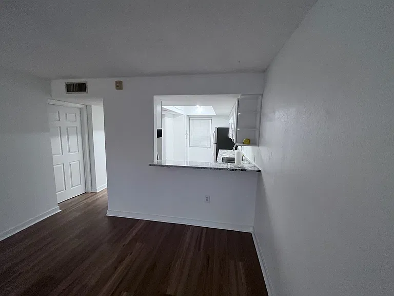 4900 38th Way S #103-D — Photo 12