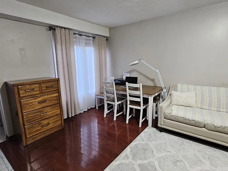 Kipling Cres — Photo 17