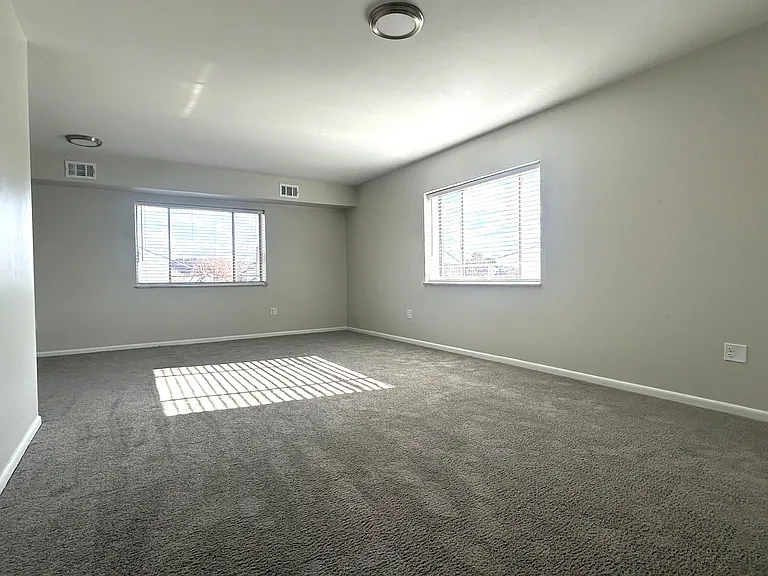 1101 Mount Royal Blvd #402 — Photo 5