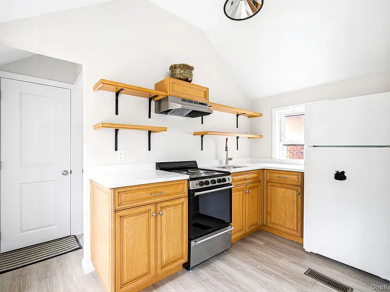 27 Walnut Ave #2 — Photo 10