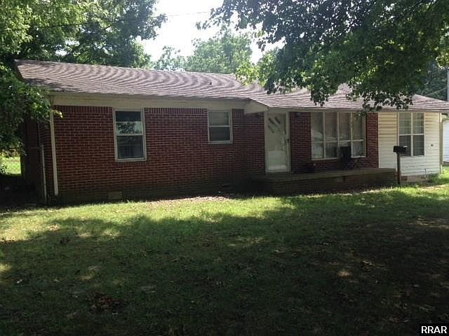 2nd image of 568 E Maple St