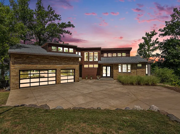 68448 Beechwood Dr, Dowagiac, MI 49047