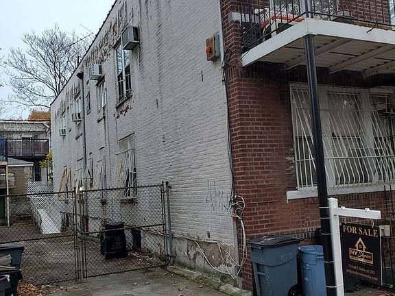 5th image of 927 51st St