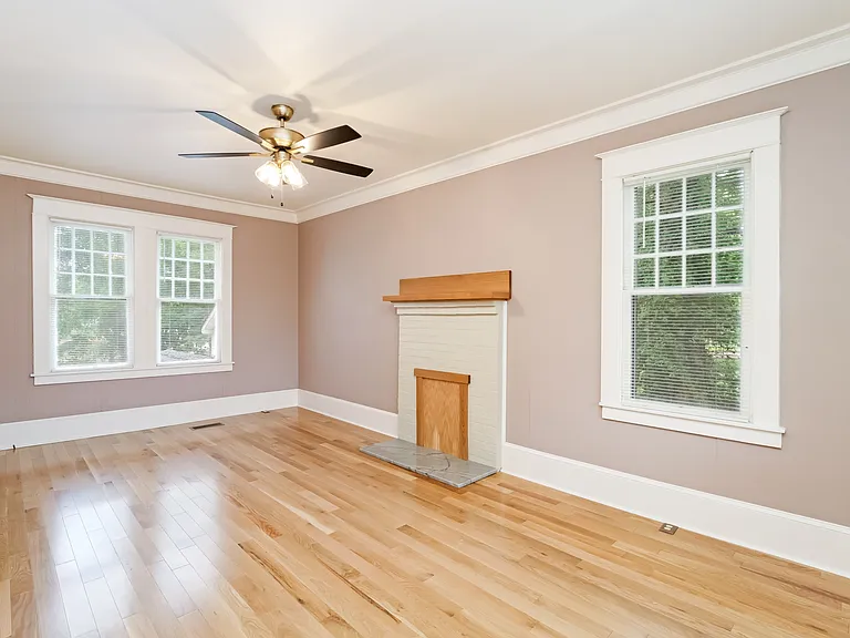 205 W Main St — Photo 5