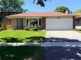 20 King Louis Cres, Toronto, ON M1T2W8