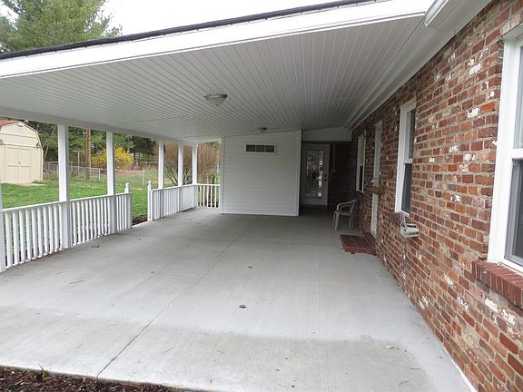 5th image of 938 Collins Ln