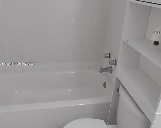 5th image of 505 NW 177th St APT 106
