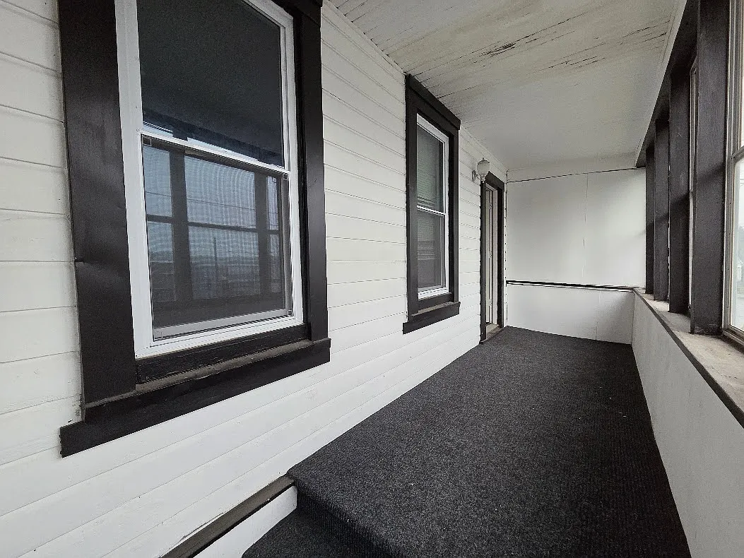 4 bed, 1226 sqft, $1,650 — Photo 3