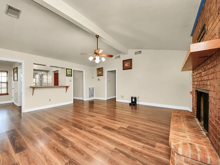 8407 Kirchner Rd — Photo 5