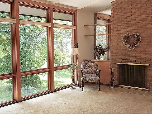 Floor to ceiling view - LR