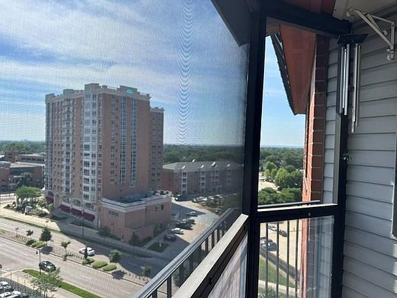 5th image of 6500 Woodlake Dr APT 1104