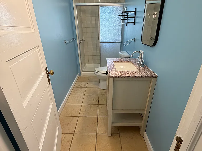 320 Indiana Ave #1 — Photo 4
